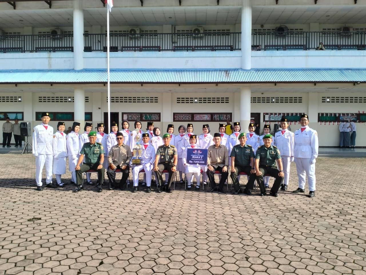 Kegiatan Upacara Bersama TNI