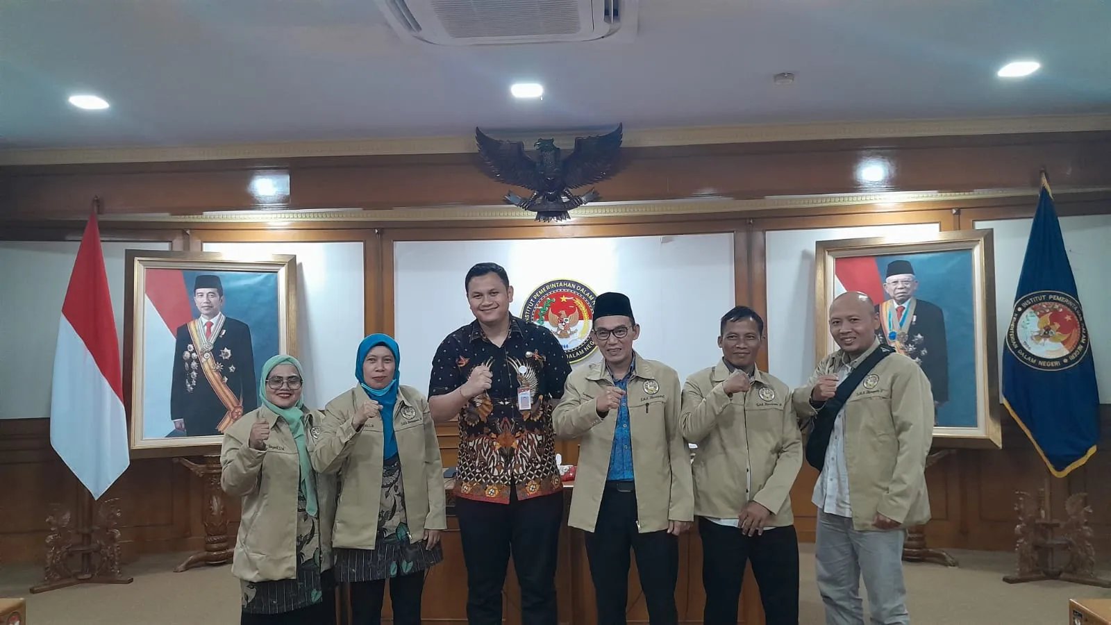 Kunjungan Siswa SMA Harapan 3 ke Institut Pertahanan